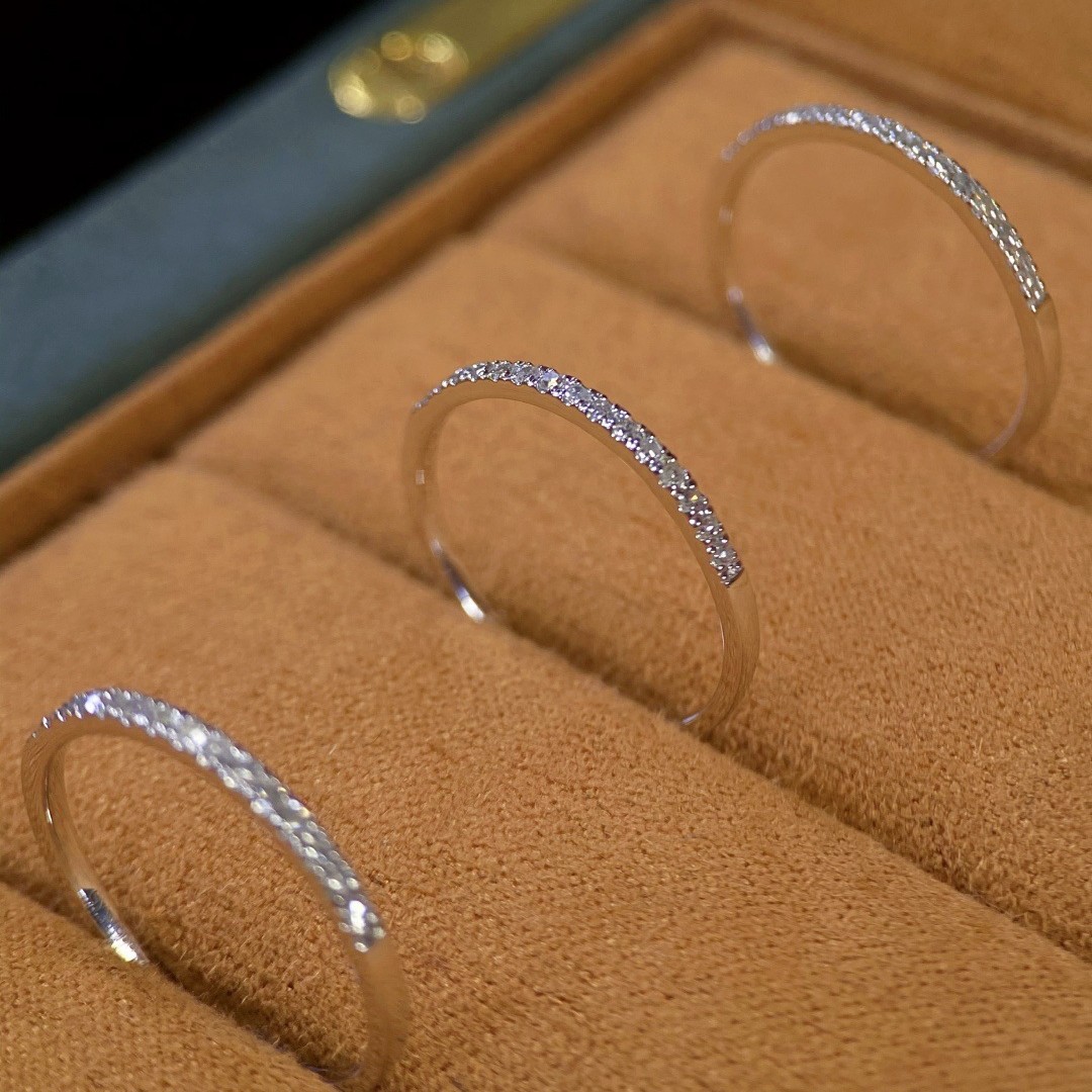 Platinum Pt900 Diamond Finished Product, Classic Versatile Diamond D0.15Ct, Exquisite and Delicate, Showing Elegant, Suitable for Work Clothing