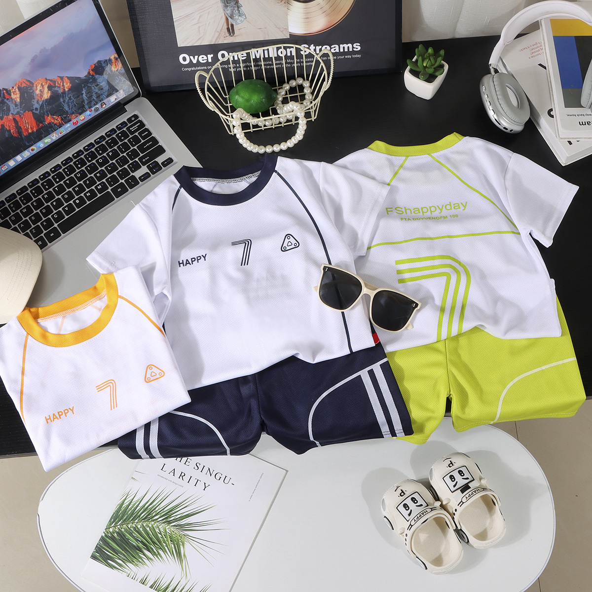 Модный летний спортивный костюм для мальчиков, комплект из двух частей с коротким рукавом и быстросохнущей тканью