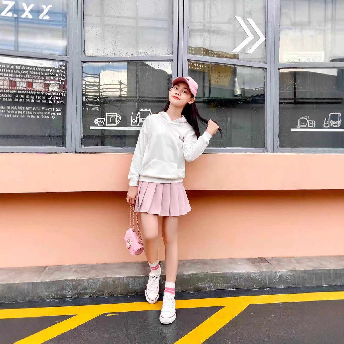 Юбка для девочек 2024 осень Юбка с белыми складками универсального стиля JK Черная корейская короткая юбка