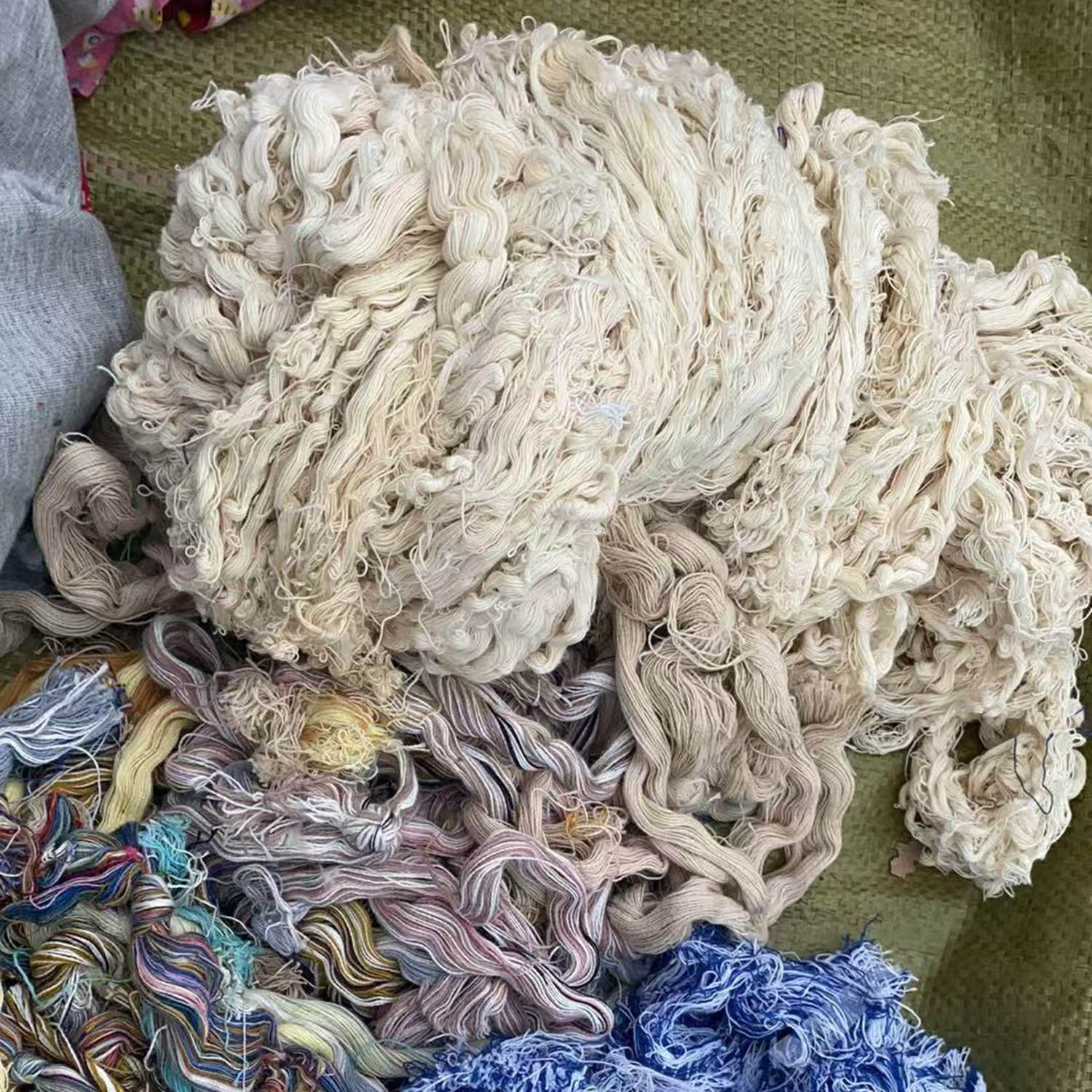 Cleaning Supplies for Wiping Machine Parts, Cleaning Oil-Contaminated Parts, Cleaning Heavy Industrial Products, and Removing Oil