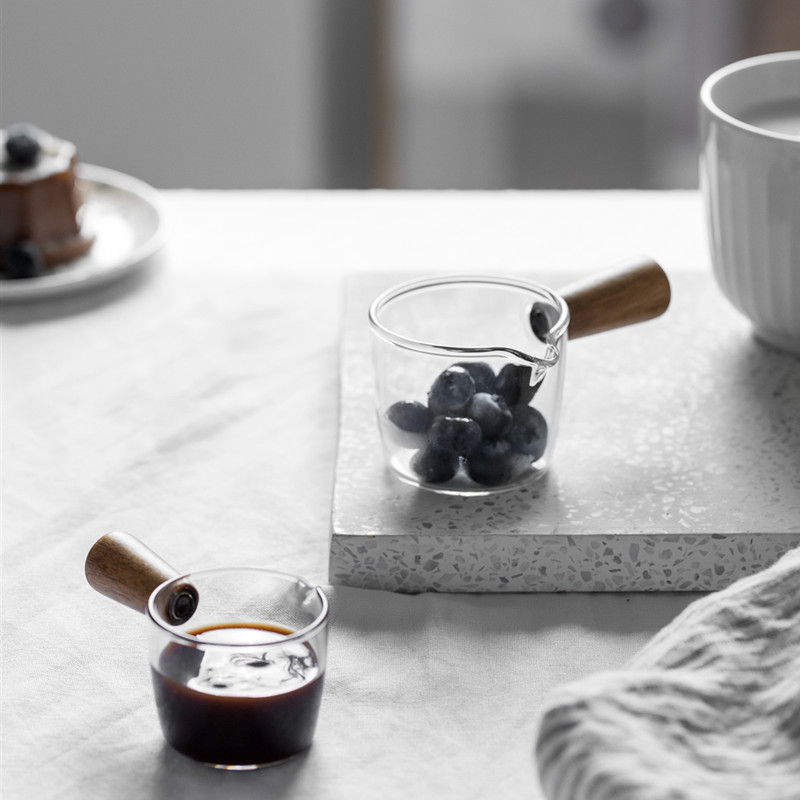 Borosilicate glass small Milk Cup with handle mini milk Italian Coffee Milk Cup with wooden handle pointed mouth small Milk Cup