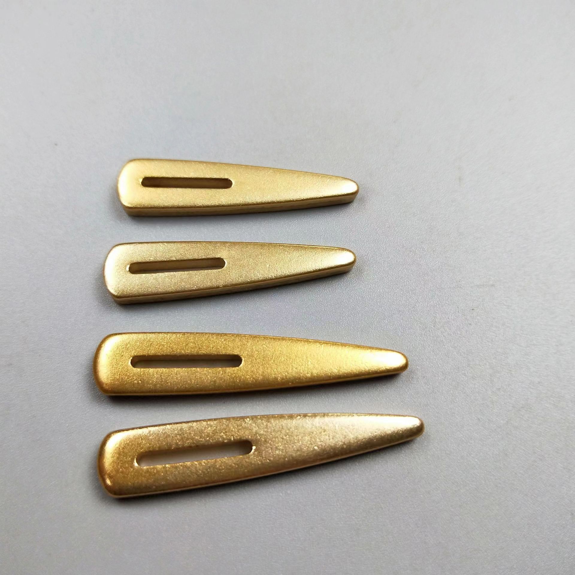 Brocade box ox bone stick Chinese painting mounting material ox bone stick aluminum stick plastic bone stick ox bone other bone stick plastic stick