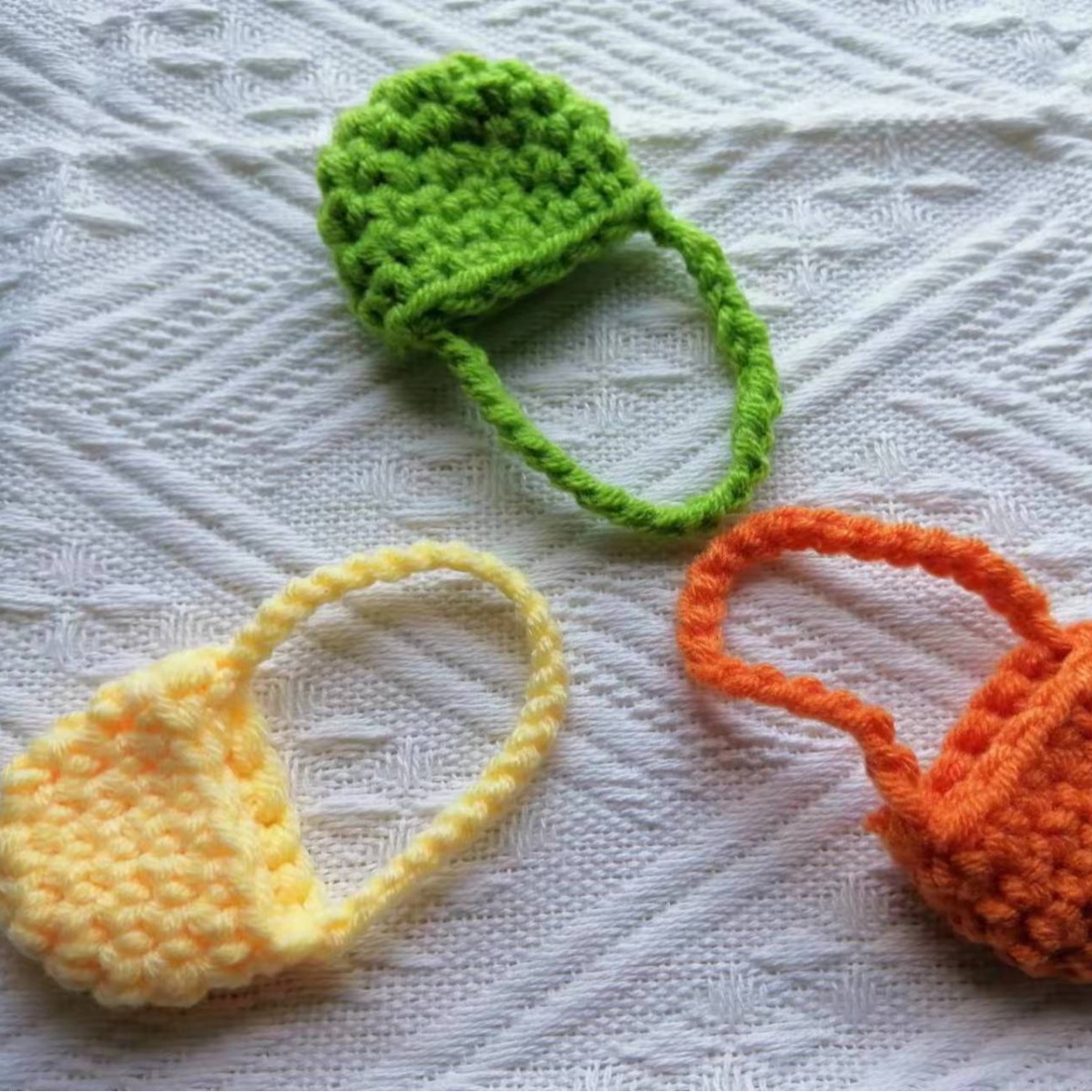 Сумка через плечо из шерсти с цветочным узором, вязаная вручную, для Bluetooth наушников, милый маленький аксессуар