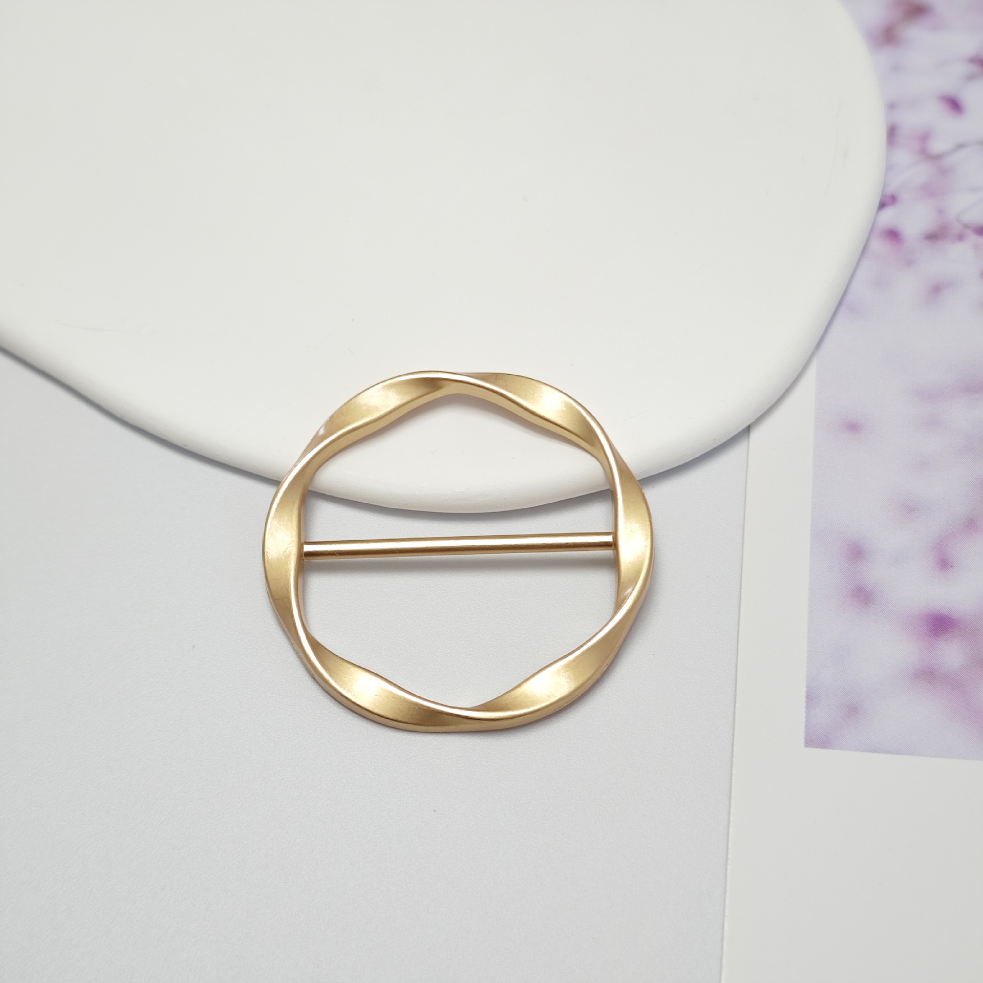 T-Shirt Short-Sleeved Shortened Artifact Spring and Summer Silk Scarf Buckle Belt Buckle Versatile Corner Knotted Buckle Waist Button Corner Button