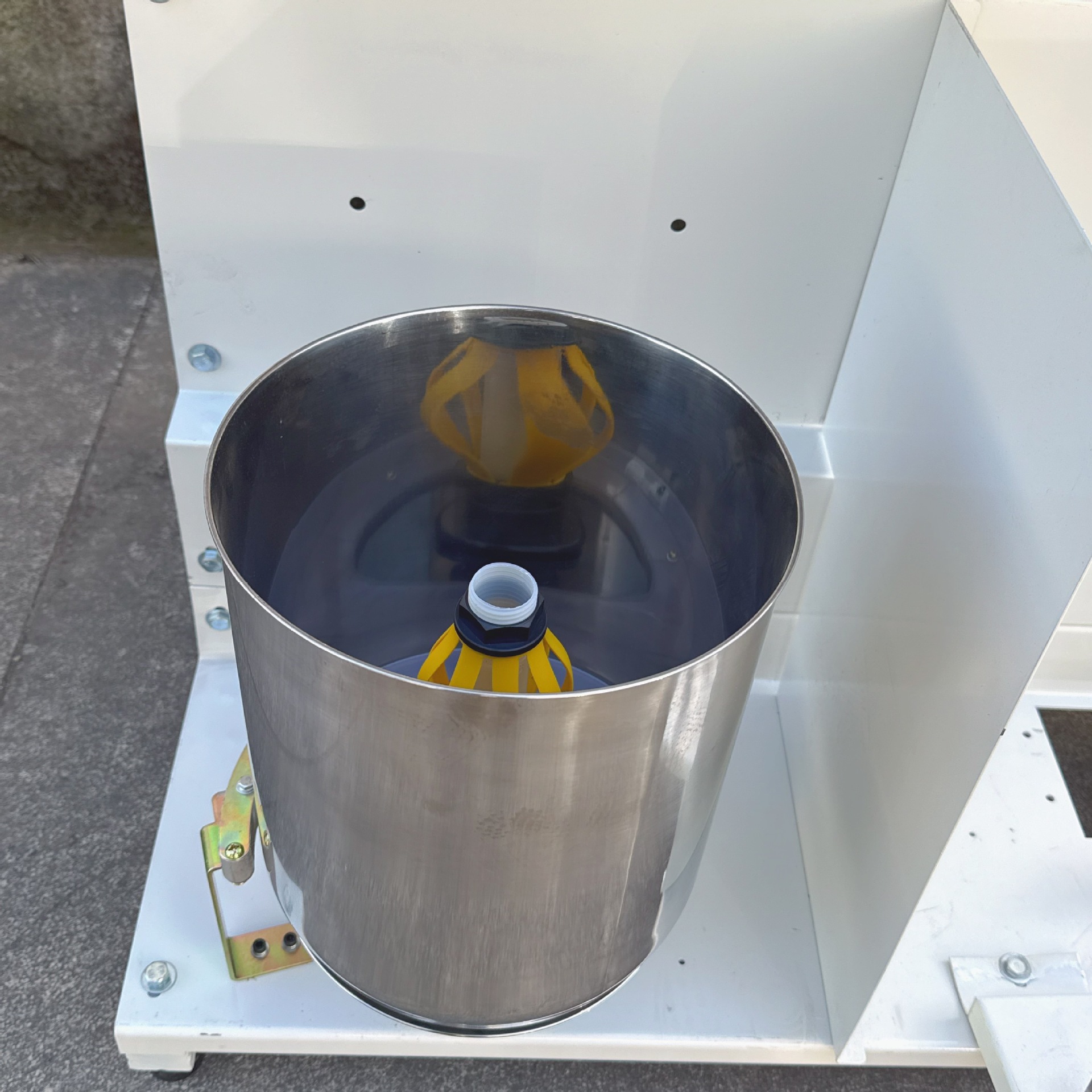 Special Four-In-One Twister for Filament Industrial Yarn. Independent Control of Speed and Meterage. Twist Adjustable and Automatic Stop When Thread Breaks