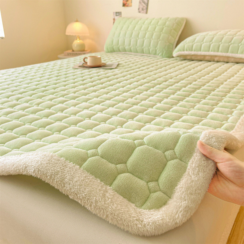 Thickened Milk Velvet Bed Protector, Winter Warm Household Mattress Pad, Blanket, Coral Velvet Bed Sheet Three-Piece Set, Bed Cover