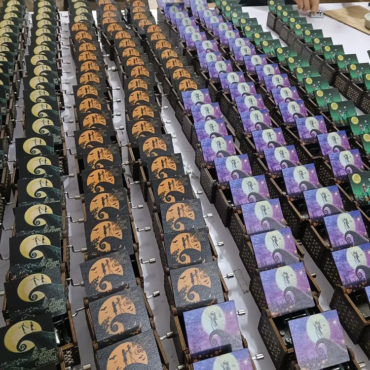 Source Factory Wooden Hand-Cranked Music Box Retro Uv Carved Music Box Automatic Clockwork Music Box Music Wholesale