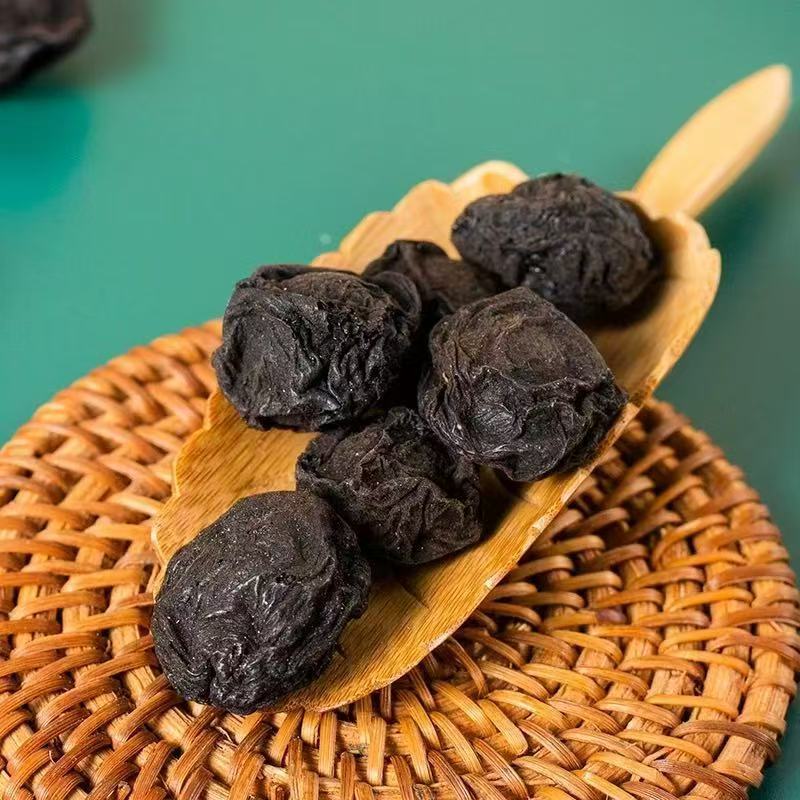 Authentic Chinese Medicinal Herb from Sichuan, Traditional Smoked Dried Plums for Medicinal Use, Dried Sour Plum Soup, Wholesale Dried Plums