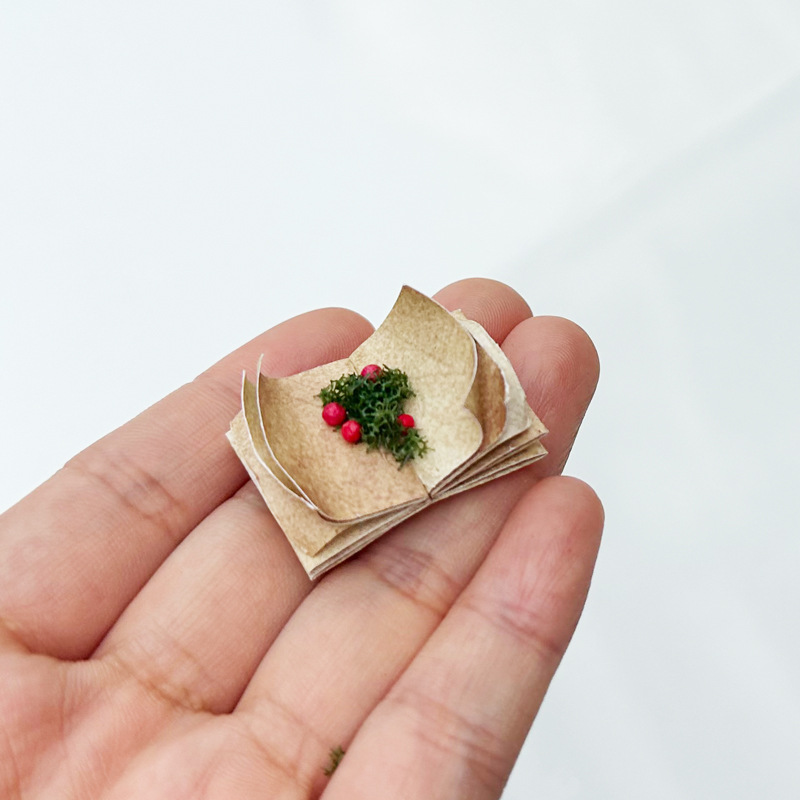 Mini Small Stand Magic Book Doll House Furniture Accessories Kidsren's Play House Toys Retro Handmade Scene Ornaments