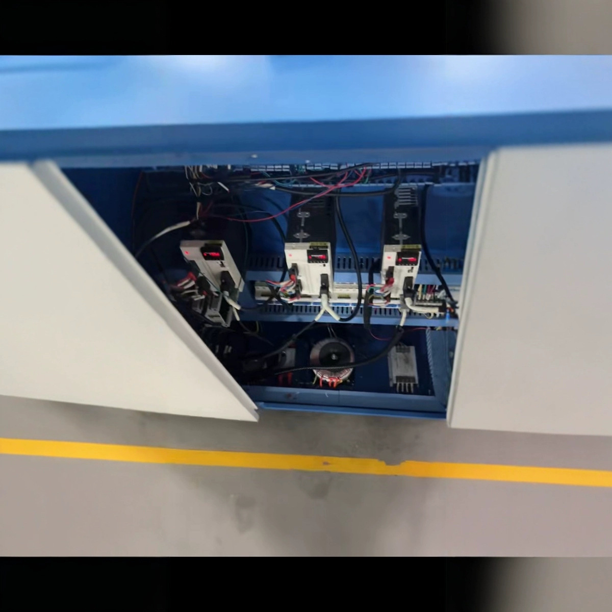 Sell 2021 Dec Three Side Bag Making Machine, Jiangsu Xuan Yue, 5 Servo Double Cutter, Double Unwinder,