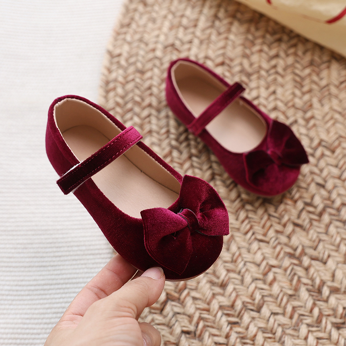 New Spring & Fall Girls' Flats, Princess Shoes, Bow-Knot Flats, Medium and Large Children's Bean Shoes, Dancing Shoes