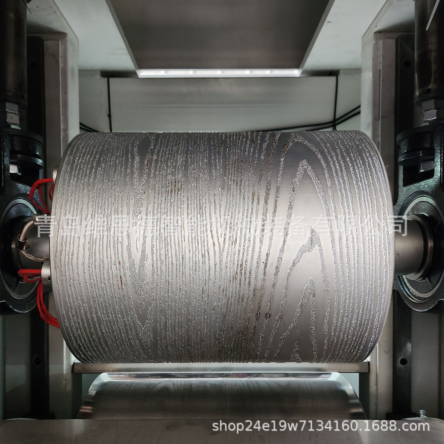 Single-Sided Automated Solid Wood Board Wood-Plastic Flooring Plastic Aluminum Iron Embossing Machine Patterning Machine Manufacturer