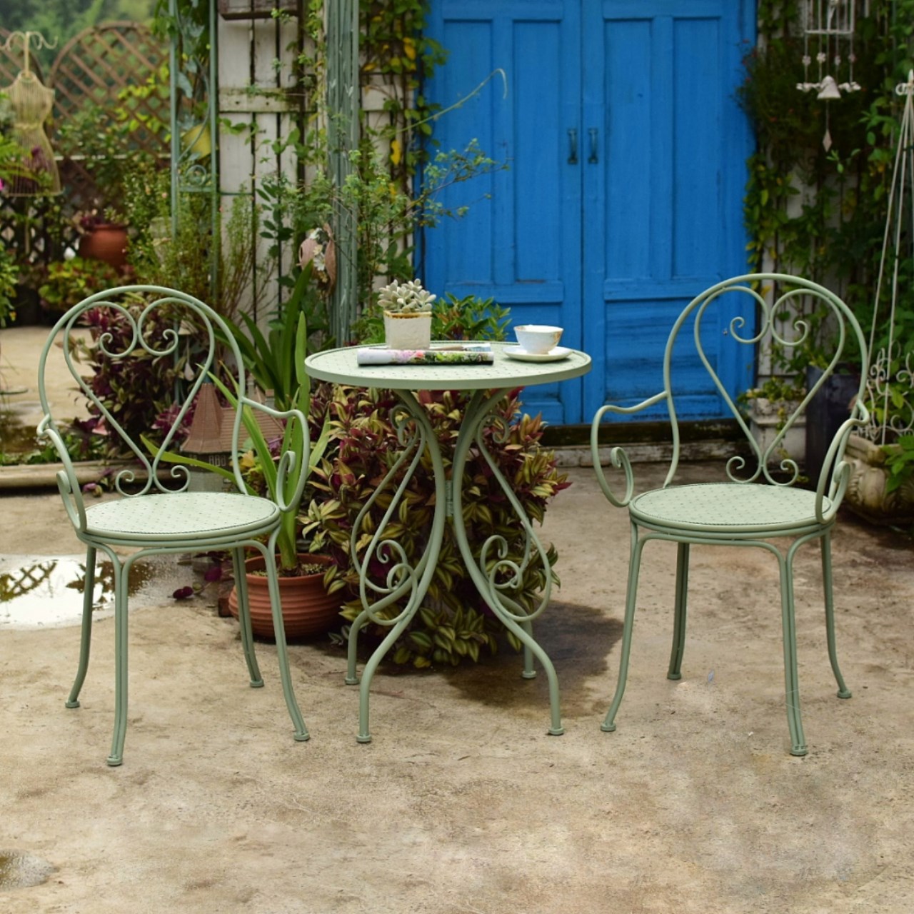 Simple wrought iron balcony table and chair three-piece set courtyard garden outdoor leisure small coffee table home decoration combination