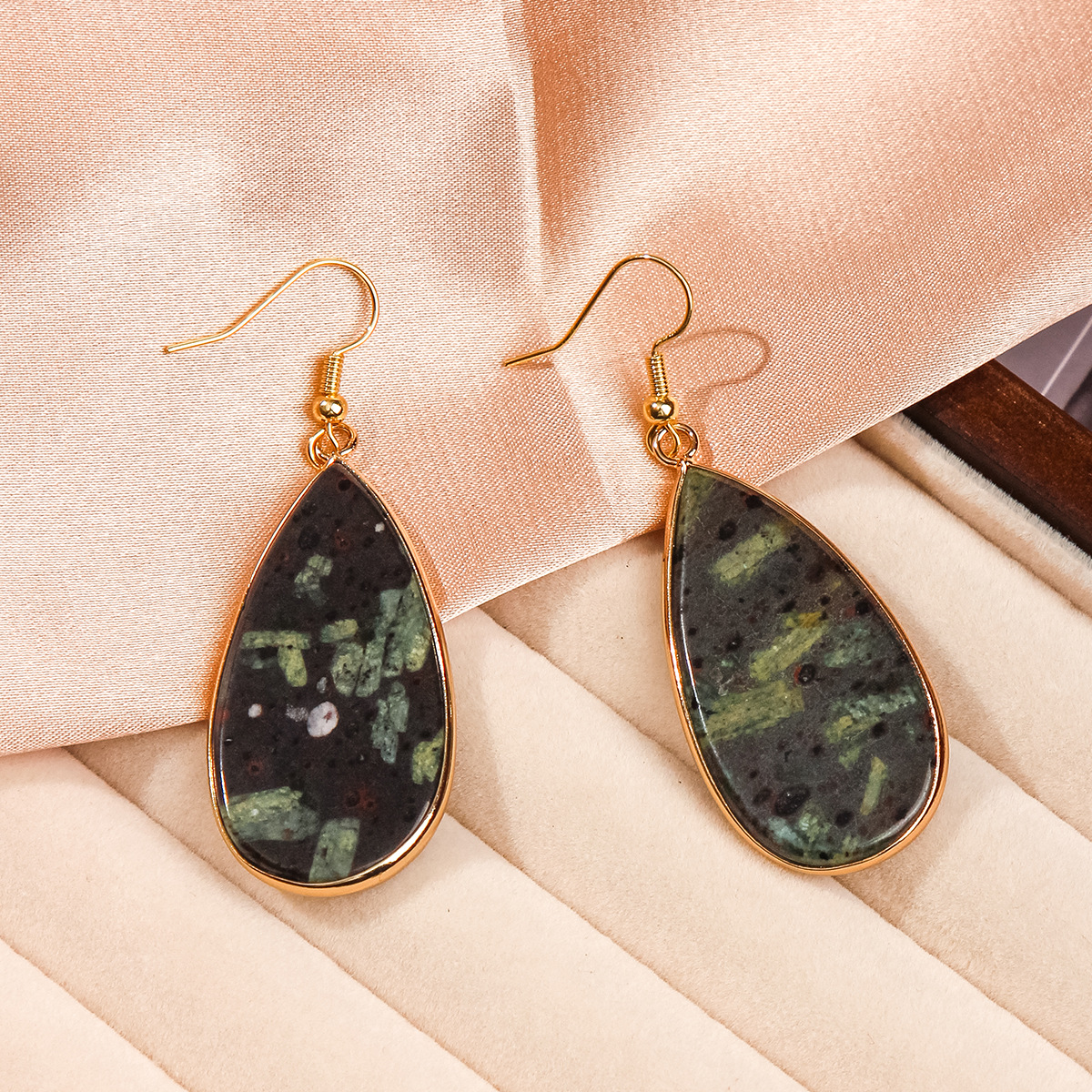 Zhuhang Jewelry Cross-Border New Natural Stone Earrings Light Luxury High-End Earrings Blue Pine Green Eye Stone Earrings Wholesale