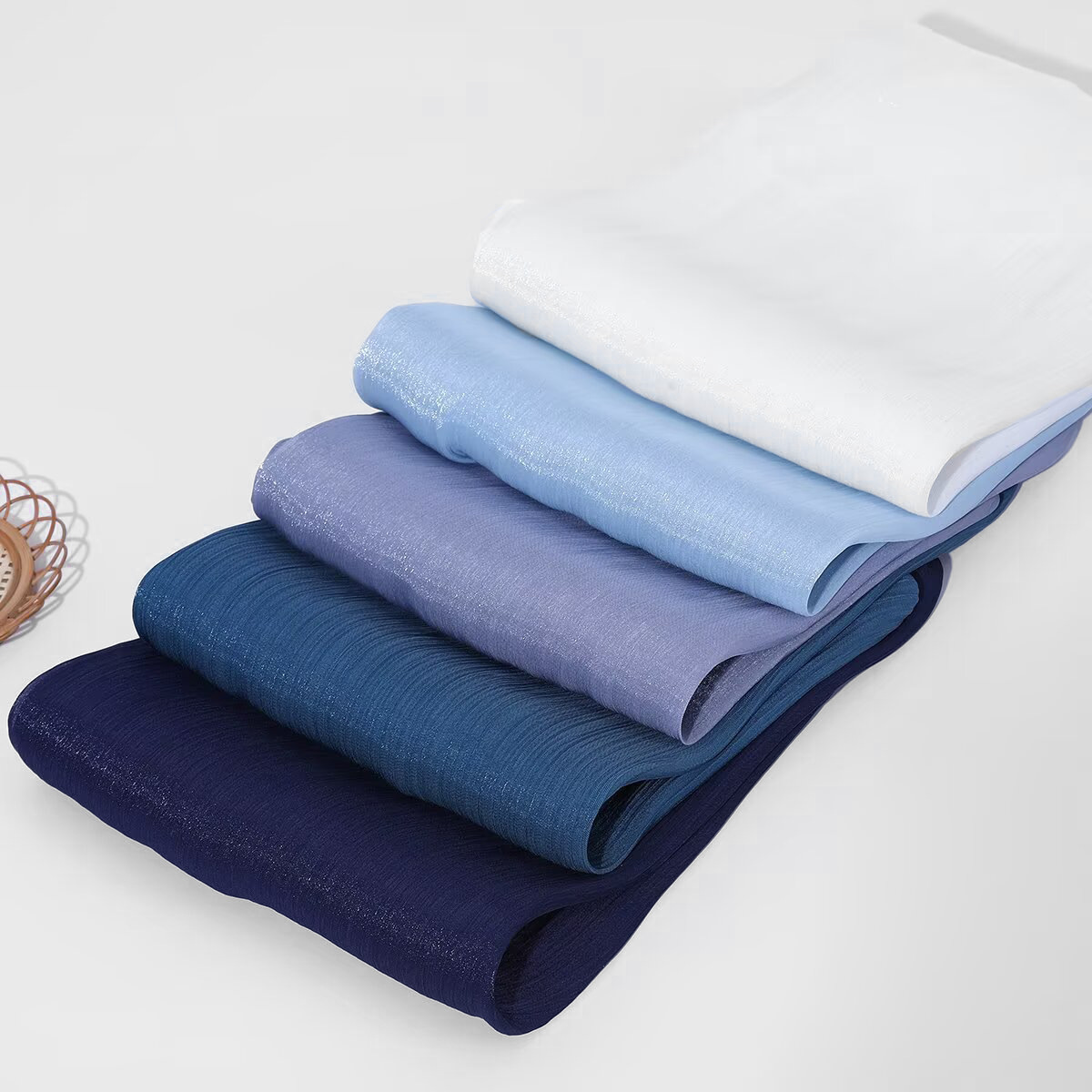 2025 Cross-Border Island Crepe Bright Silk Gauze Long Scarf Fabric Middle Eastern Headscarf Arabic Fabric Thin Breathable Wholesale