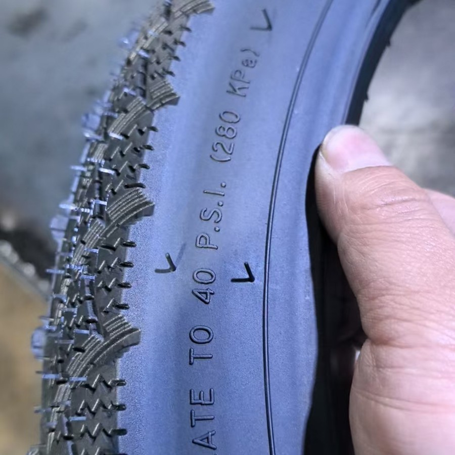 20*2.50 20*3.0 Vacuum Anti-Skid Tire 20inch Snow Tire Electric Vehicle Tire