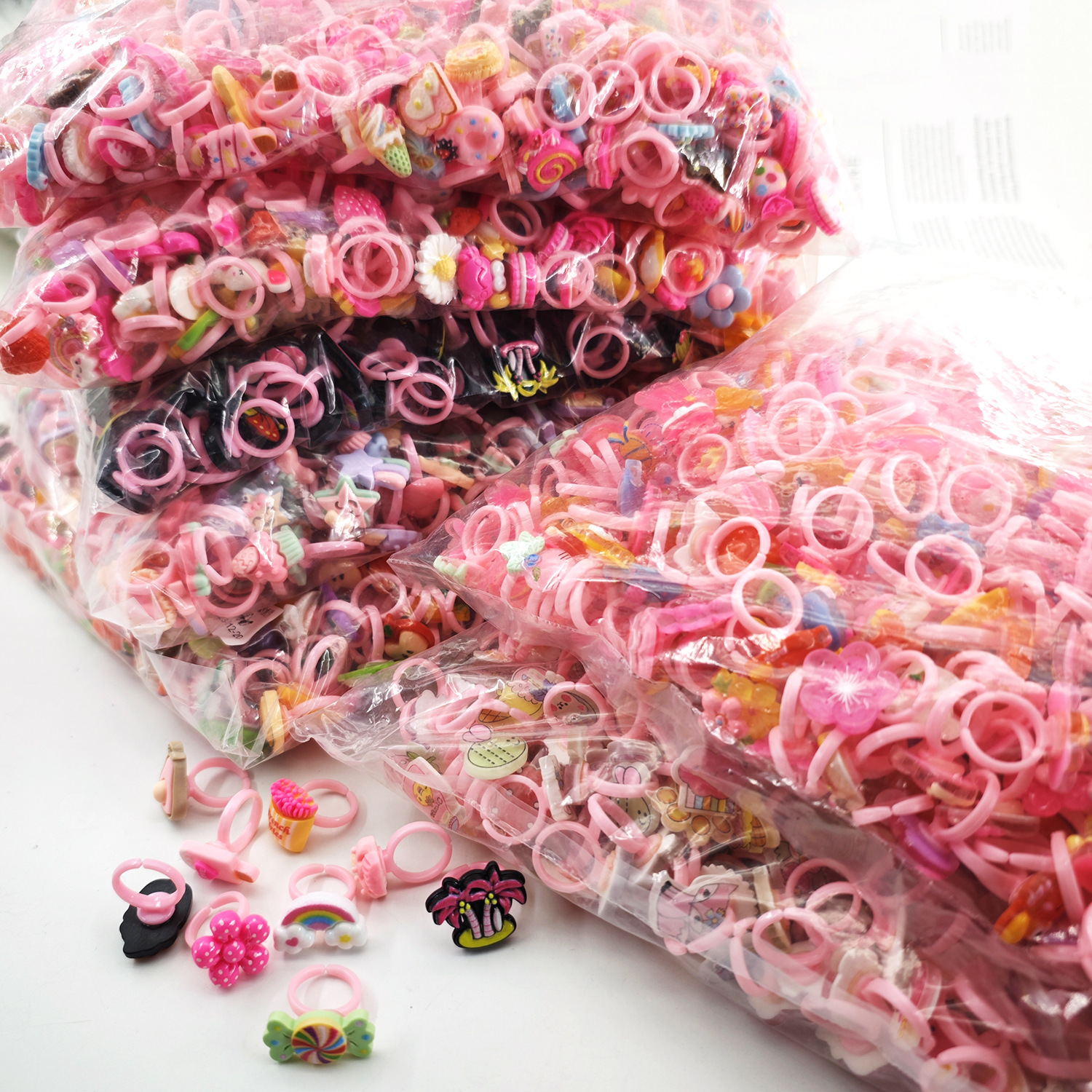 Children's Cartoon Ring Cute Resin Transparent Children's Kindergarten Section 61 Mixed Batch Large Package Toy Ring