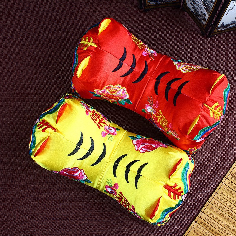 Source Manufacturer Shanxi Embroider Double-Ended Cloth Tiger Toy Satin Doll Pillow Baby Photo Props with Zipper