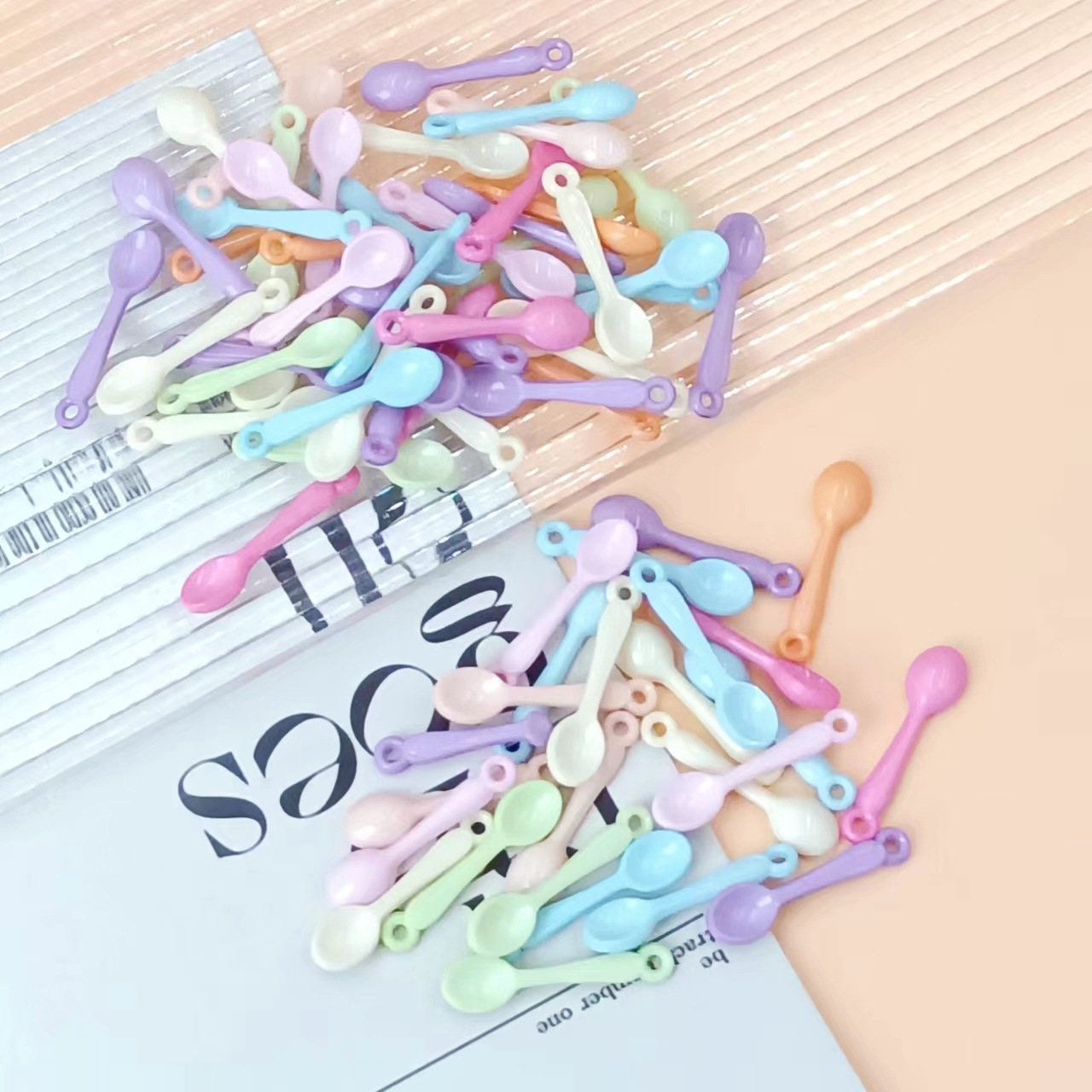 Design Creative Spoon Pendant Fashionable Stylish Simple Rainbow Color Artificial Small Spoon Perforated Pendant Necklace Accessories