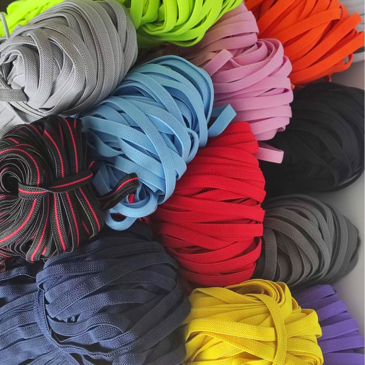 Оптовая продажа плоских эластичных шнурков 0.8 см для мужчин, женщин и детей