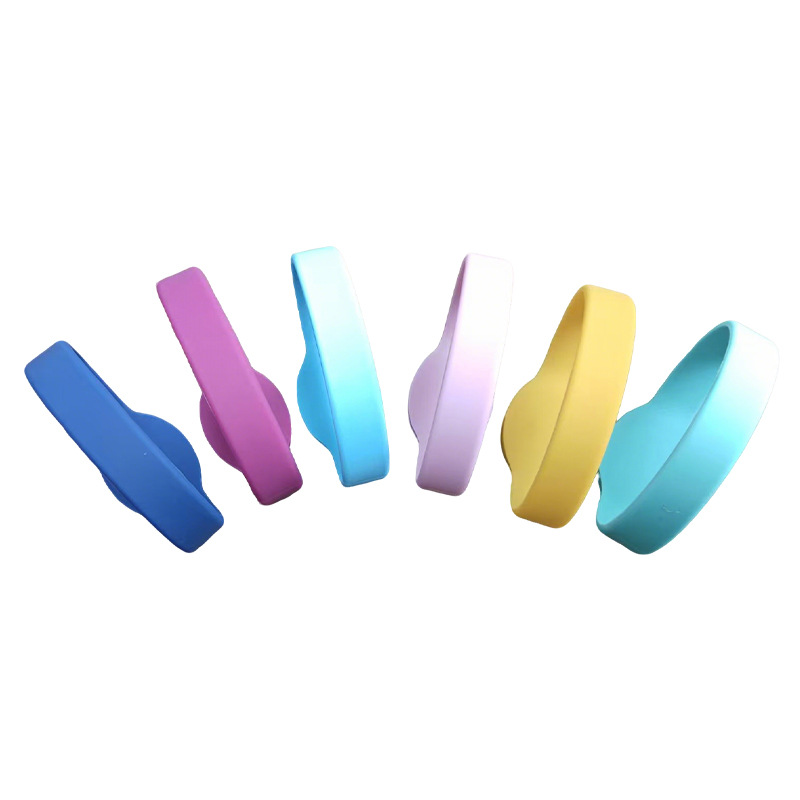 Water Park Rfid Card Wrist Card Id/Ic Silicone Bracelet with Chip Smart Lock Door Card Can Be Customized in Batches