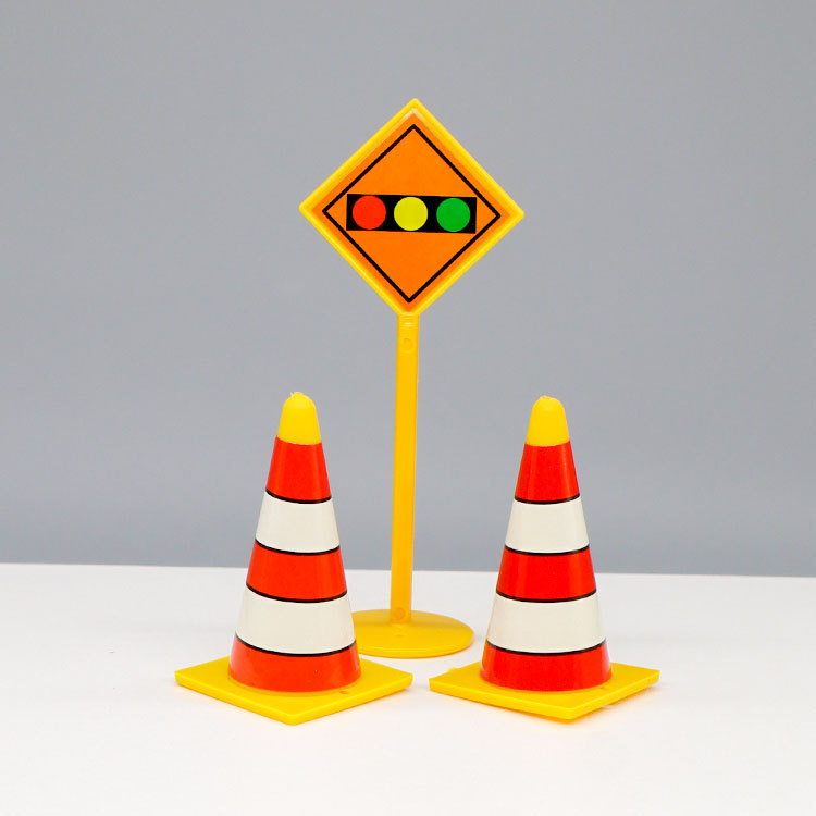 Plastic Large 5-piece Road Signs Cartoon Mini Roadblock Indication Traffic Light Set Toy Cake Jewelry Decoration Pendulum