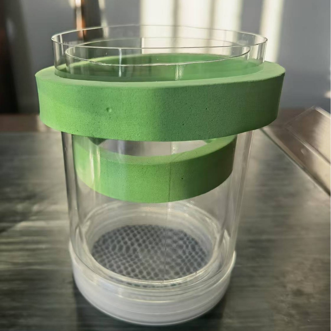 Guppy Hatching Tank Fish Tank Breeding Isolation Box Breeding Box Double-layer Isolation Fine Mesh Hatching Bottle