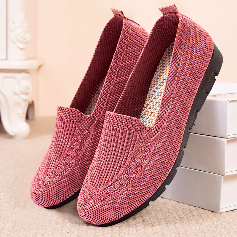 Wholesale flying woven women's shoes new casual comfortable foreign trade women's shoes lightweight soft bottom breathable middle-aged and elderly mother shoes