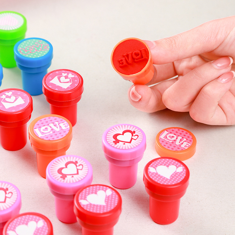 Valentine's Day mini stamp children's small stamp primary school students cartoon stamp mini cartoon stamp comment stamp