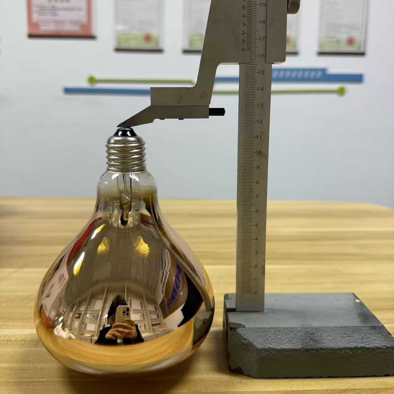 Post-80S Warm Food Lamp, High-End Restaurant Hotel Food Special Insulation Lamp 110V 175W Cooked Food Heating Lamp