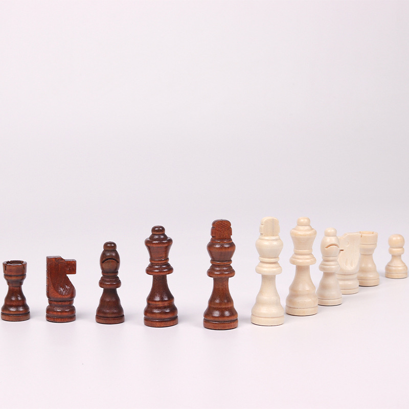 Factory direct solid wood wooden chess pieces chess pieces accessories 1 2 2.5 3 inches multi-size