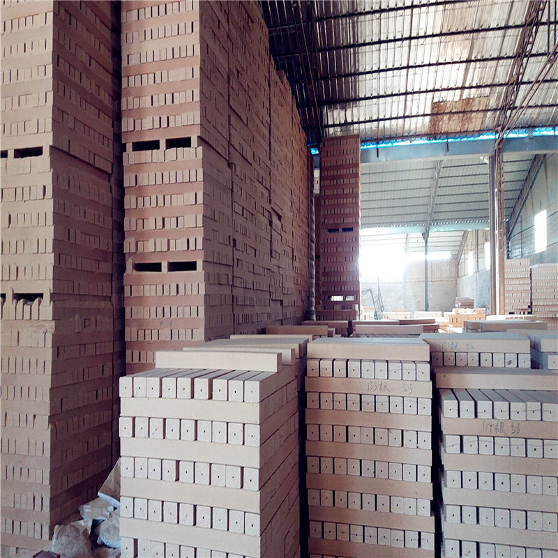 Directly from the Manufacturer, the Pallet Is Made of Wood Chip Plates, Pallet Legs, Pallet Feet, and Is Extruded on All Sides to Prevent Slag Loss