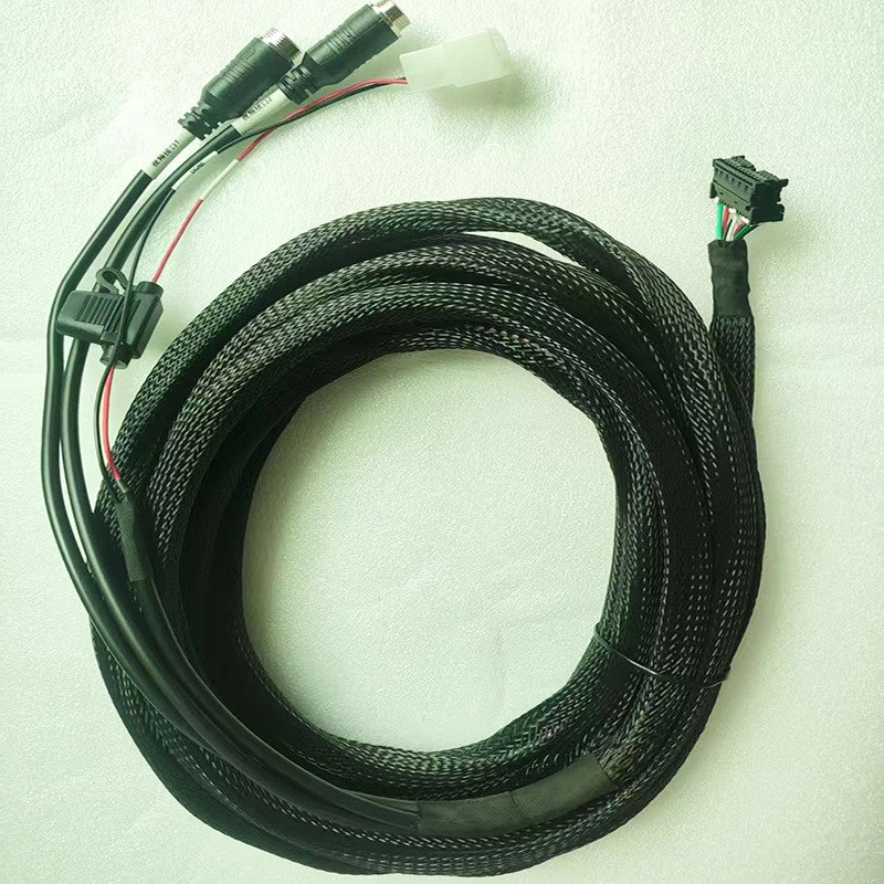 Собственная разработка, экранный жгут питания плюс двусторонний Ahd длиной 5 м