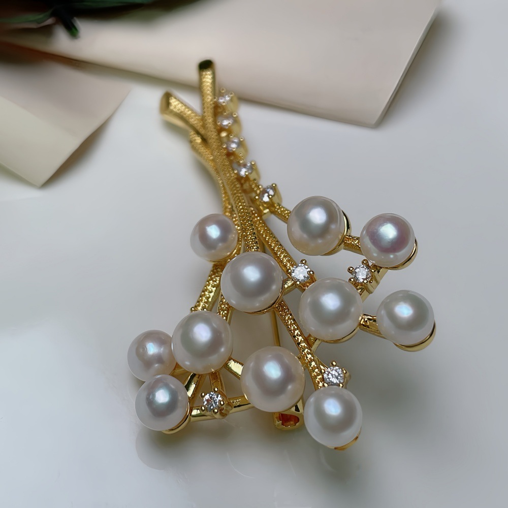 Hand-Held Flower Freshwater Pearl Multi-Bead Brooch, Elegant Zhuji High-Quality Accessory, Autumn and Winter Women's Coat Matching Brooch