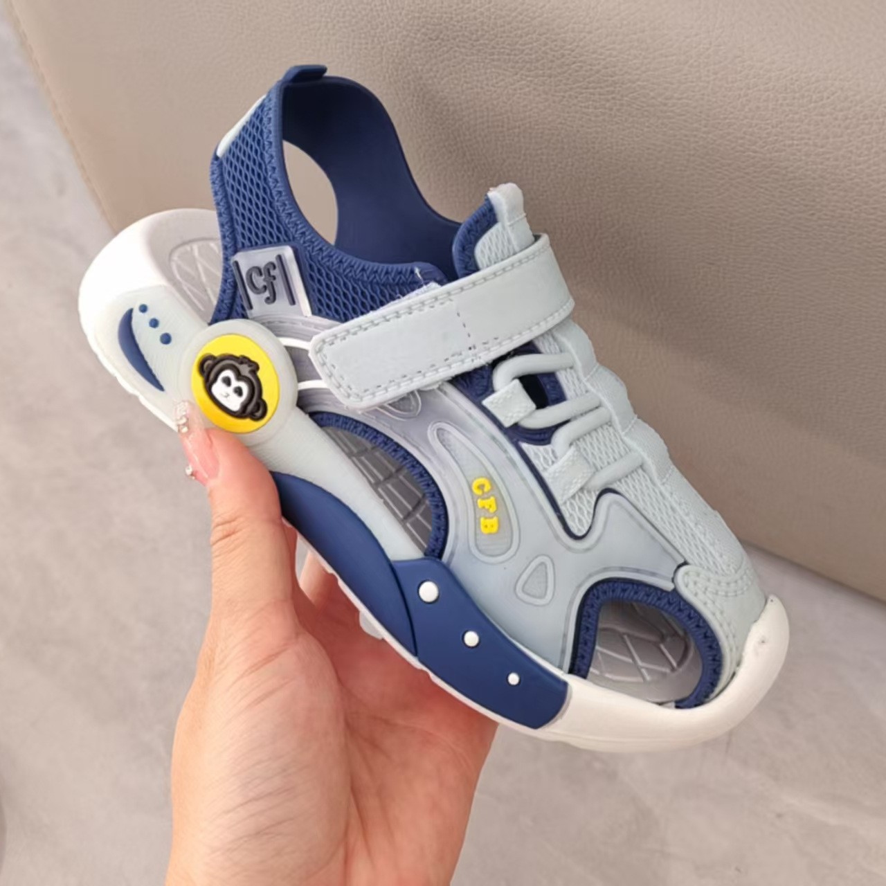 Summer New Style Sports Toe-Toe Sandals with Soft Soles for Boys, Small, Medium and Large Girls, Casual Beach Wholesale, Cool
