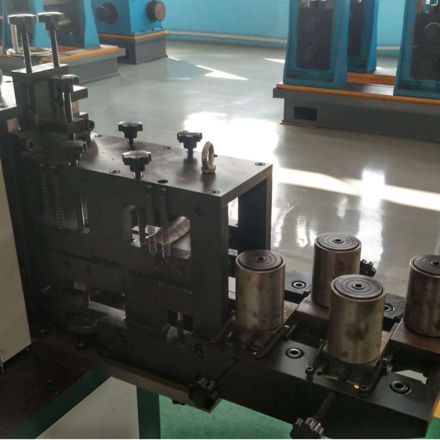 Metal Steel Pipe Square Tube Embossing Machine Cold Rolled Embossing Machine Metal Surface Embossing Treatment Equipment