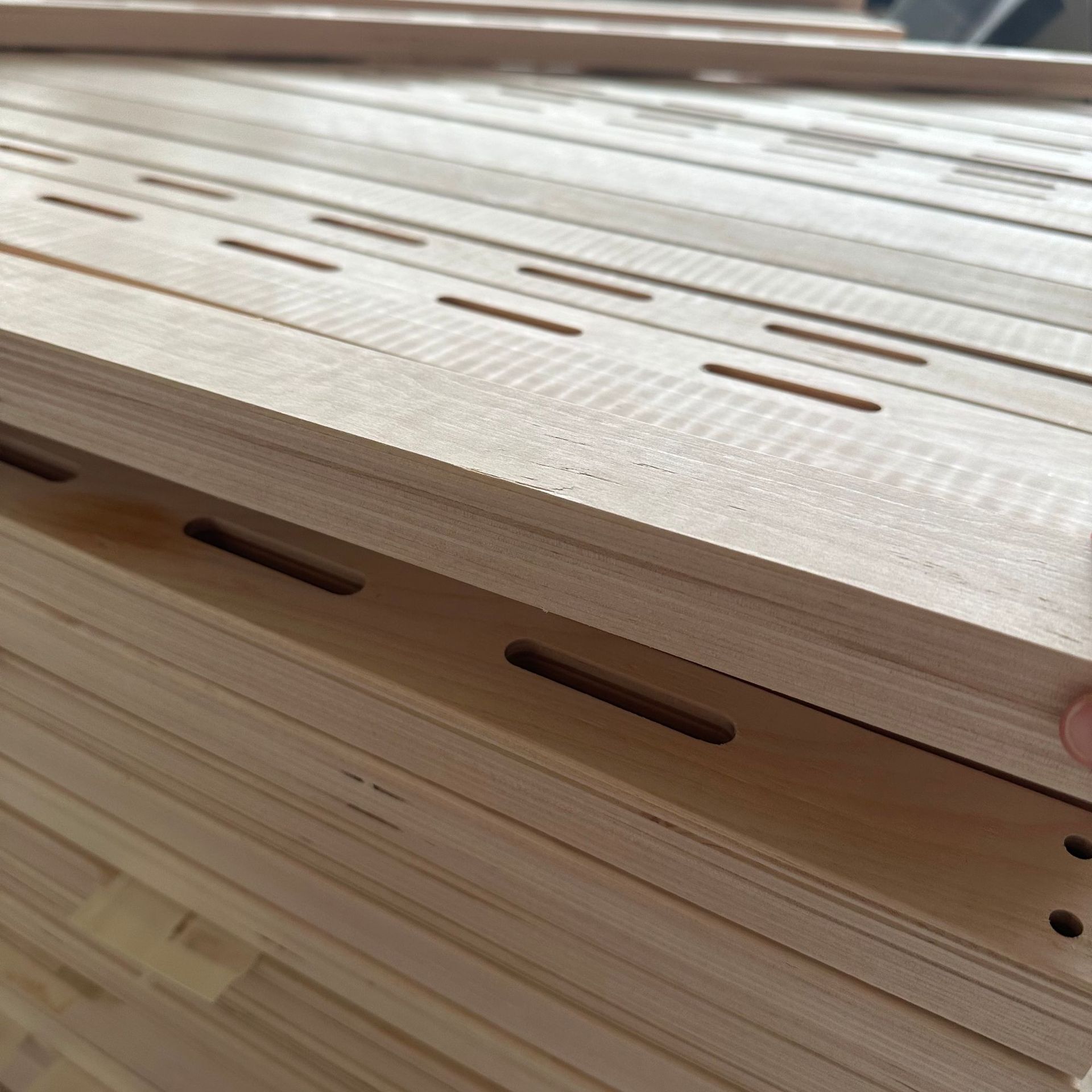 Factory Direct Supply of Birch Bed Slats, Multi-Layer Row Frame Furniture Bed Slats, Bed Brackets, Wooden Bed Frame Frames