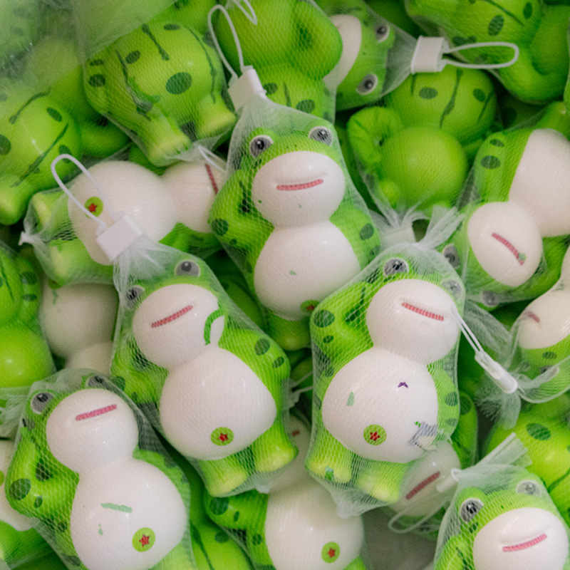 Salute frog slow rebound decompression toy pinch music small pendant decompression toy creative pu doll wholesale