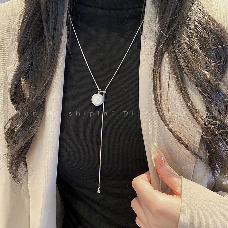 Design adjustable bright pearl necklace light luxury niche clavicle chain female high-grade simple temperament sweater chain