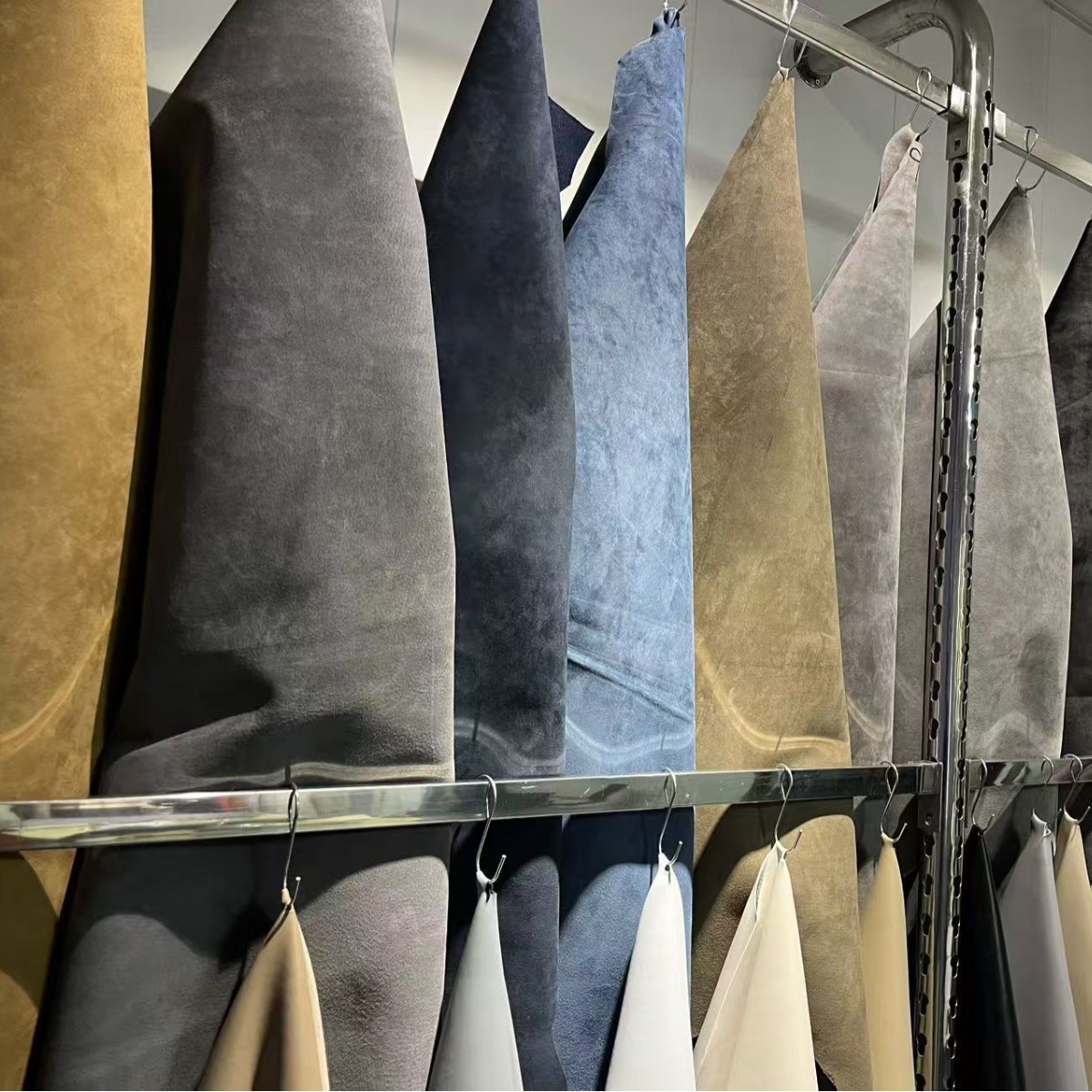 First-Layer Pigskin Genuine Leather Patch Pig Leather Upper Leather Material Moral Training Shoe Leather Birkenstock Upper Leather Manufacturer Direct Sale