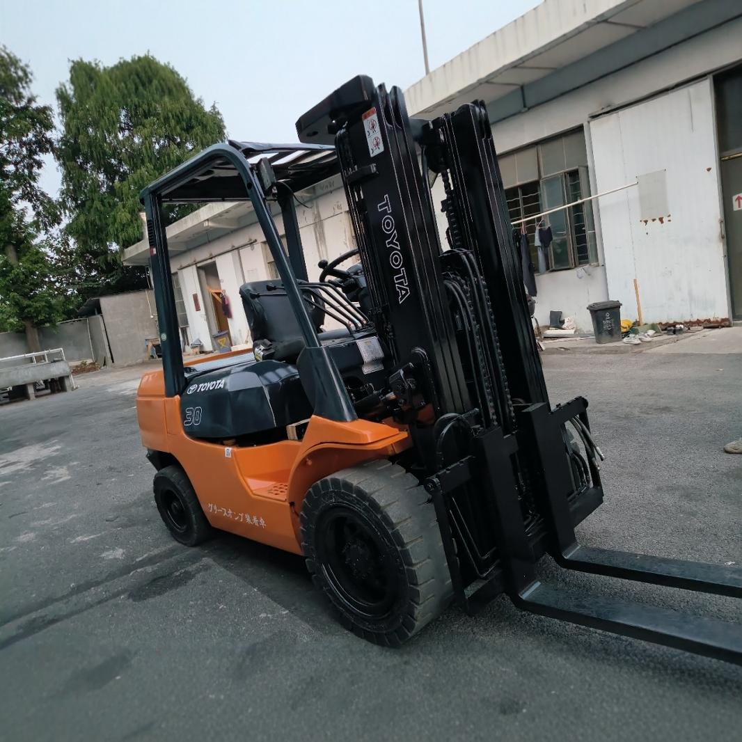 Б/У погрузчик Toyota Fd30 Fd50 с дизельным двигателем и боковым смещением для продажи