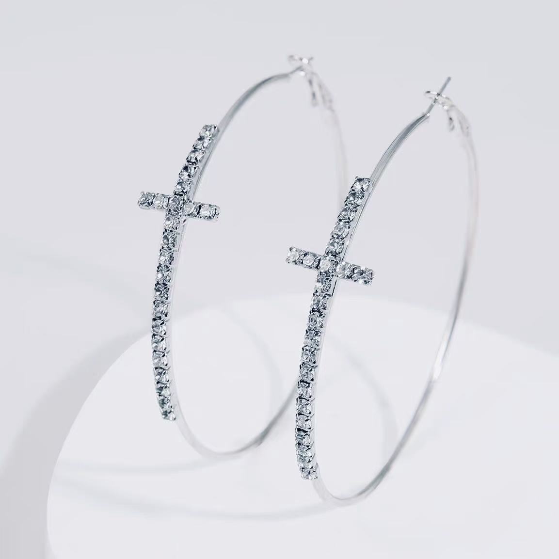 European and American Personalized Simple Plain Hoop Earrings Light Luxury High-End Earrings Design Niche Cross Earrings