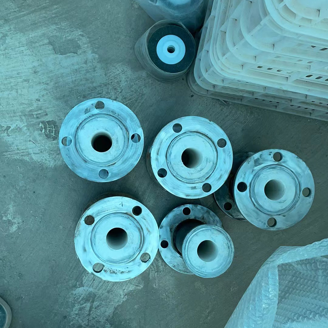 Carbon Steel Lined Ceramic Manufacturers Produce 9000 Carbon Steel Lined Ceramic