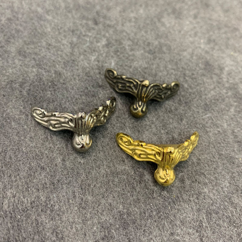 Аппаратный цинковый сплав нижний угол маленькой коробки бумажной коробки деревянной коробки ремесленной коробки косметической коробки аксессуары нижний угол маленький угол