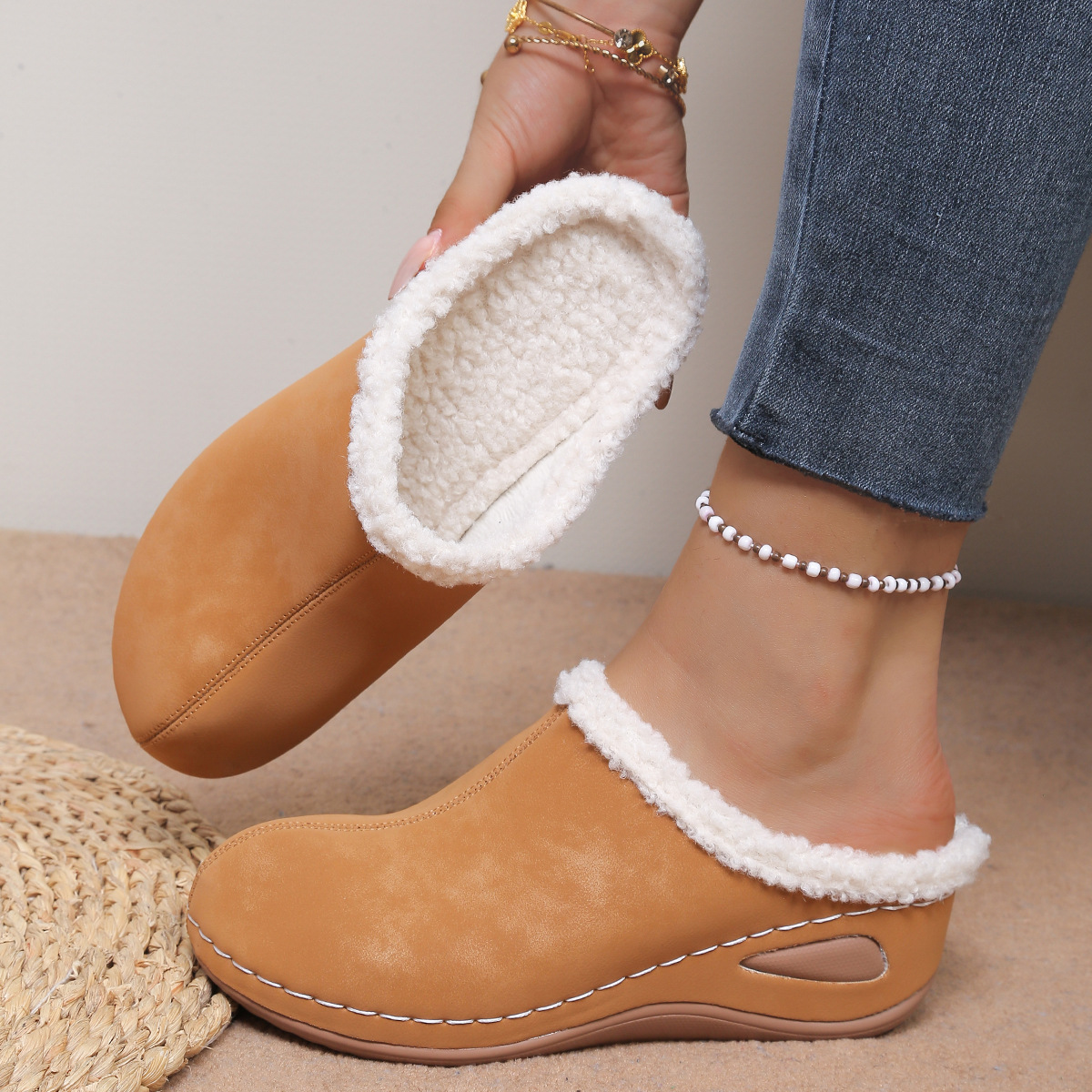 Cross-Border Women's Toe-Toe Thick-Soled Slippers 2025 Export Autum New Large Size Round-Toe Fleece-Lined Wedge-Heeled Slippers Wholesale