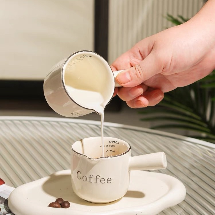 ins High-looking Coffee Small Milk Cup with Scale Milk Jug Espresso Extraction Cup Exquisite Ceramic Measuring Cup Milk Pot