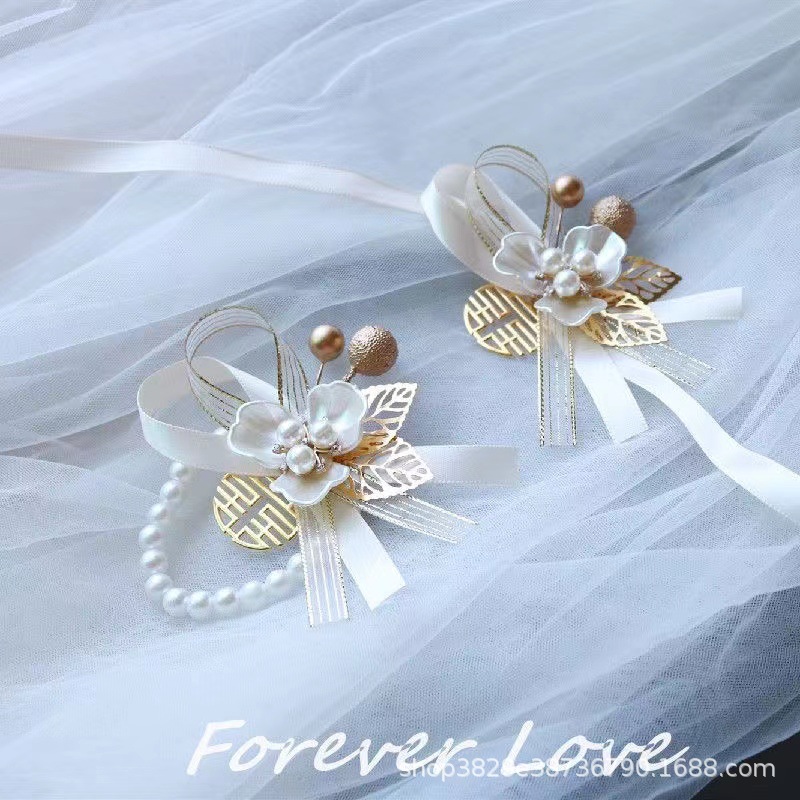 Bridesmaid wrist flower bride Sisters Group hand flower Mori Korean wedding wedding bracelet father groom best man brooch