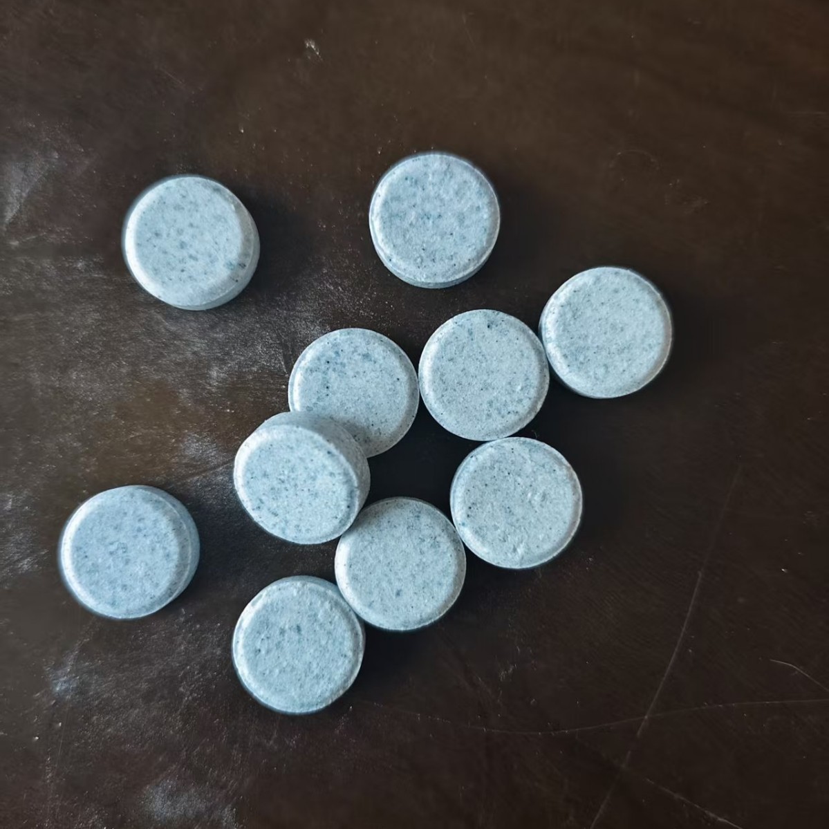 Solid wiper essence car glass water car wiper essence concentrated glass cleaner cleaning effervescent tablets