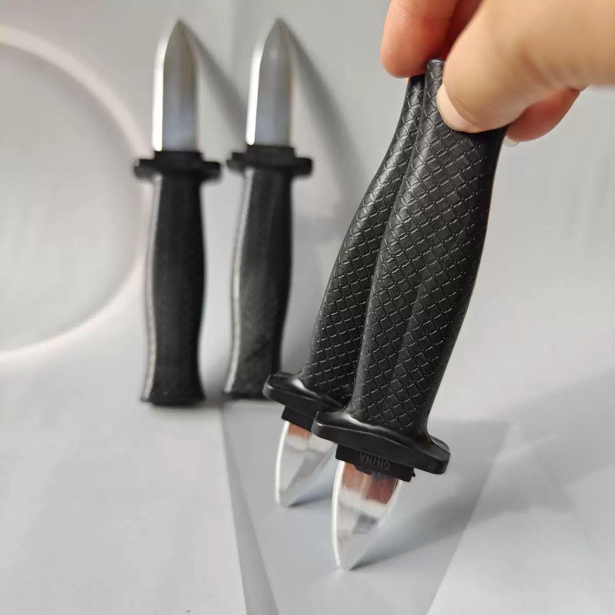 April Fool's Day Prank Props, Fake Retractable Knife, Funny Magic Bayonet, Retractable Cat Knife, Prank Toy