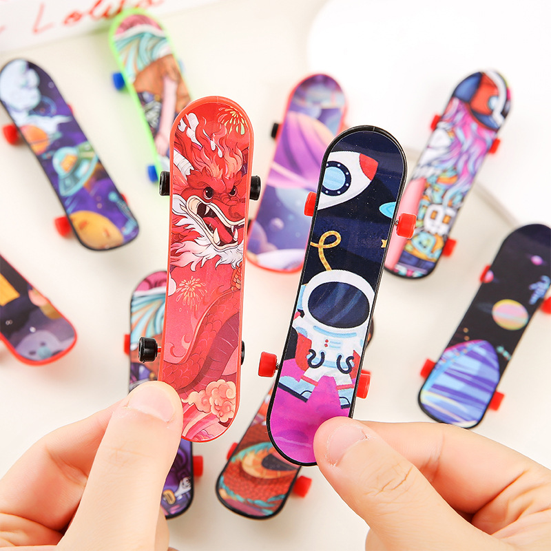 Creative Fingertip Plastic Finger Skateboard Creative Desktop Decompression Toy Fingertip Skateboard Sports Toy Street Stall Gift